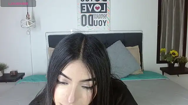 eva six online show from 10/07/25, 05:43