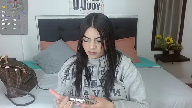 eva six online show from 10/08/25, 07:22