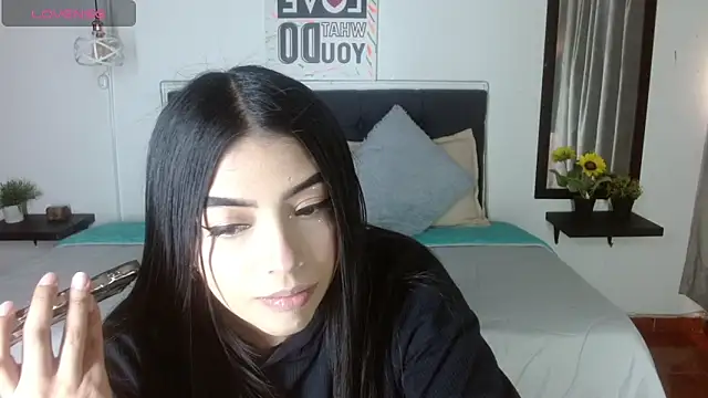 eva six online show from 10/09/25, 06:06