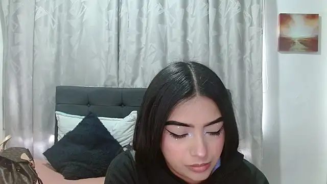 eva six online show from 10/13/25, 06:52