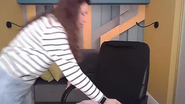 EllaLong online show from 03/26/26, 12:33