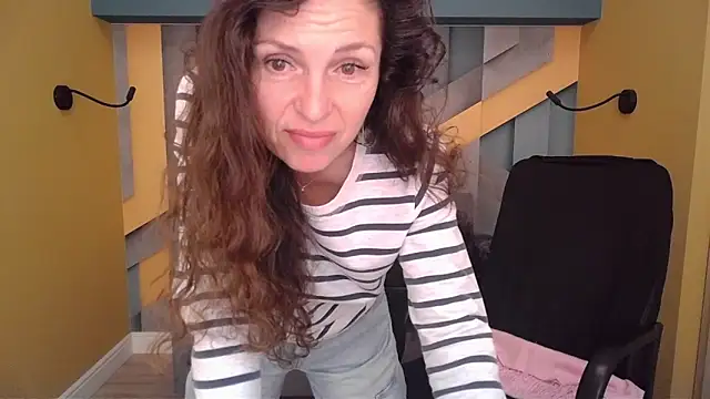 EllaLong online show from 04/03/26, 11:30