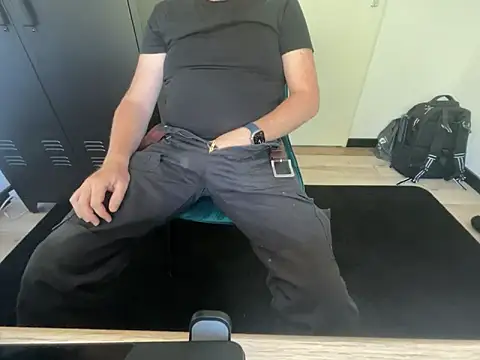 Lovetobenaked4u online show from 09/10/25, 10:59