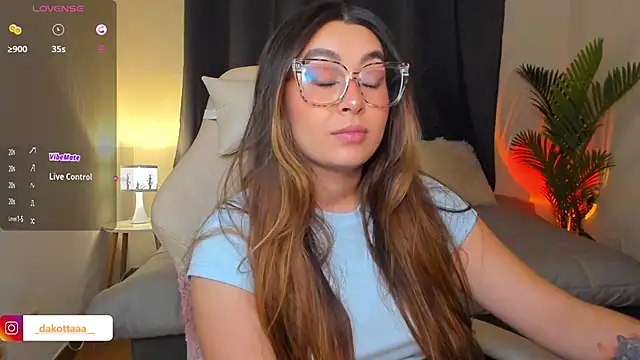 dakottaa  online show from 04/04/26, 11:35