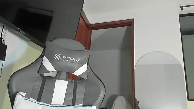 joss 111 online show from 11/18/25, 11:15