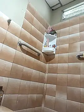 Snapshot of DanelyLopez chatting on 12/12/24, 07:59 DanelyLopez online show from 12/12/24, 07:59