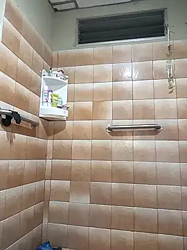 Snapshot of DanelyLopez chatting on 01/10/25, 02:04 DanelyLopez online show from 01/10/25, 02:04