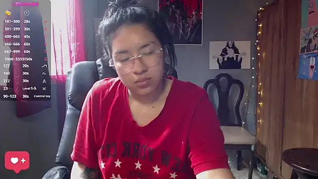 Snapshot of DanelyLopez chatting on 02/15/25, 07:28 DanelyLopez online show from 02/15/25, 07:28