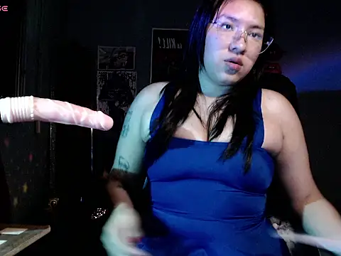 Snapshot of DanelyLopez chatting on 09/19/25, 03:30 DanelyLopez online show from 09/19/25, 03:30