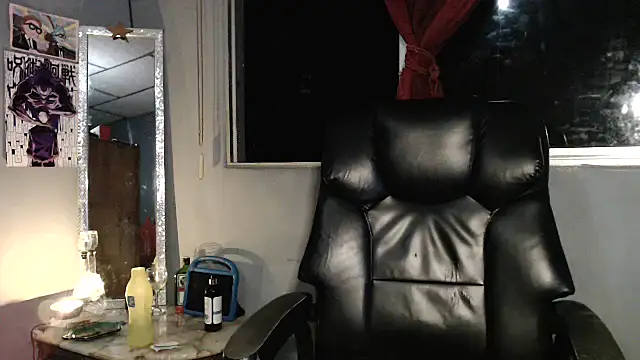 Snapshot of DanelyLopez chatting on 10/08/25, 12:30 DanelyLopez online show from 10/08/25, 12:30