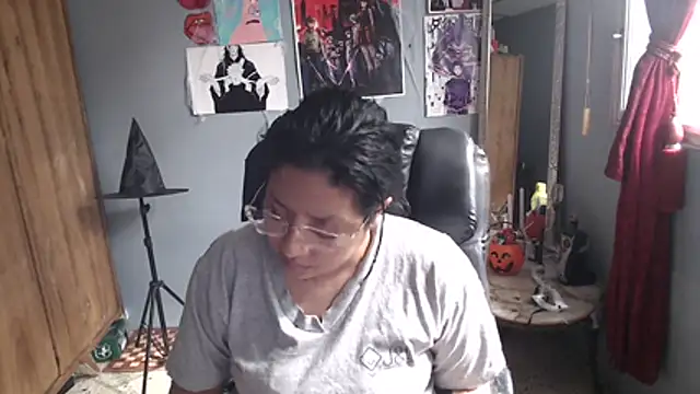 Snapshot of DanelyLopez chatting on 10/14/25, 08:20 DanelyLopez online show from 10/14/25, 08:20