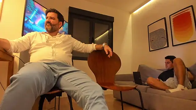 Snapshot of Maxi_TheBigDaddy chatting on 12/08/24, 06:50 Maxi TheBigDaddy online show from 12/08/24, 06:50