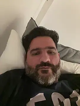 Snapshot of Maxi_TheBigDaddy chatting on 12/18/24, 06:14 Maxi TheBigDaddy online show from 12/18/24, 06:14