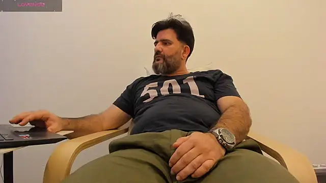 Snapshot of Maxi_TheBigDaddy chatting on 01/26/25, 03:58 Maxi TheBigDaddy online show from 01/26/25, 03:58