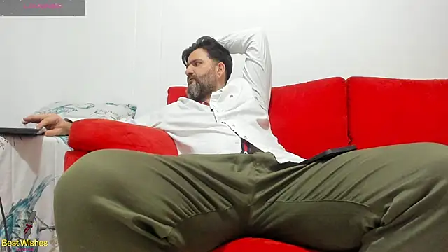 Snapshot of Maxi_TheBigDaddy chatting on 01/31/25, 01:01 Maxi TheBigDaddy online show from 01/31/25, 01:01