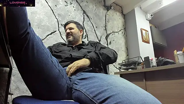 Snapshot of Maxi_TheBigDaddy chatting on 09/18/25, 03:25 Maxi TheBigDaddy online show from 09/18/25, 03:25