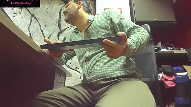 Snapshot of Maxi_TheBigDaddy chatting on 09/26/25, 10:41 Maxi TheBigDaddy online show from 09/26/25, 10:41