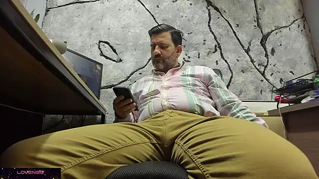 Snapshot of Maxi_TheBigDaddy chatting on 10/02/25, 04:36 Maxi TheBigDaddy online show from 10/02/25, 04:36