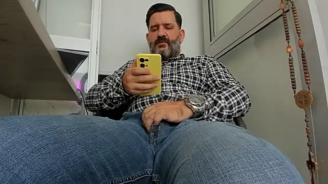 Maxi TheBigDaddy online show from 03/25/26, 01:28