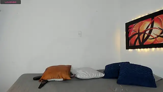 Lauralove 69 online show from 04/22/26, 09:27