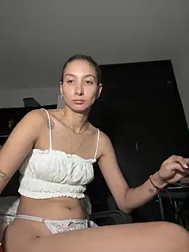 Snapshot of DanikRosse chatting on 03/10/25, 03:45 DanikRosse online show from 03/10/25, 03:45
