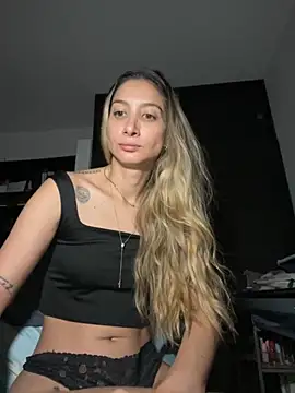 Snapshot of DanikRosse chatting on 09/15/25, 05:51 DanikRosse online show from 09/15/25, 05:51