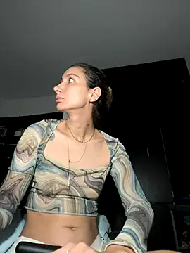 Snapshot of DanikRosse chatting on 09/27/25, 04:06 DanikRosse online show from 09/27/25, 04:06