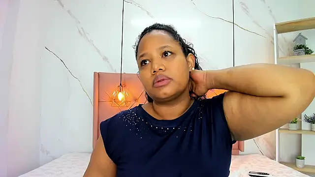 Belle Brunette online show from 04/07/26, 11:54