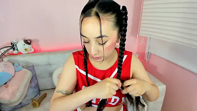 tinysara online show from 04/20/26, 04:32