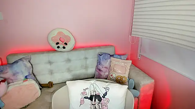 Snapshot of tinysara chatting on 05/29/26, 04:27 tinysara online show from 05/29/26, 04:27