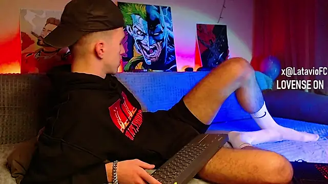 Snapshot of Midnighter_ chatting on 01/30/25, 09:04 Midnighter online show from 01/30/25, 09:04