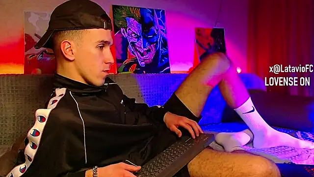 Snapshot of Midnighter_ chatting on 01/31/25, 01:56 Midnighter online show from 01/31/25, 01:56