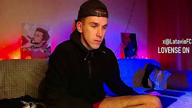 Snapshot of Midnighter_ chatting on 02/09/25, 10:21 Midnighter online show from 02/09/25, 10:21