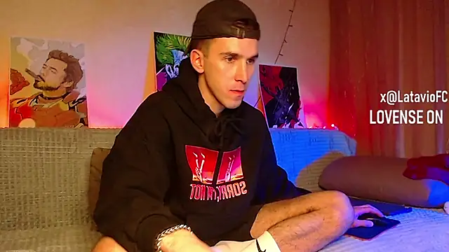 Snapshot of Midnighter_ chatting on 02/11/25, 05:16 Midnighter online show from 02/11/25, 05:16