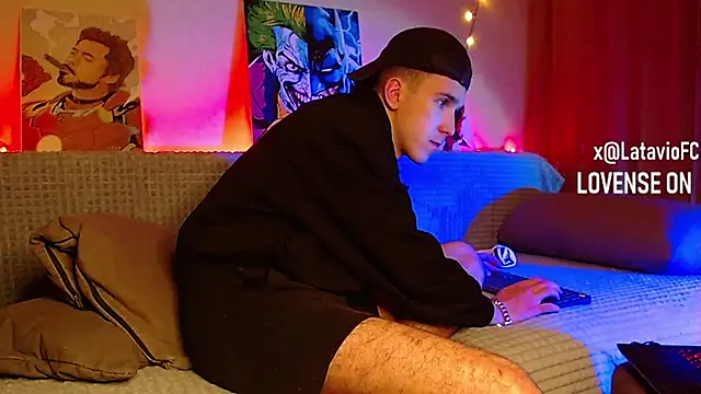 Snapshot of Midnighter_ chatting on 03/07/25, 01:20 Midnighter online show from 03/07/25, 01:20