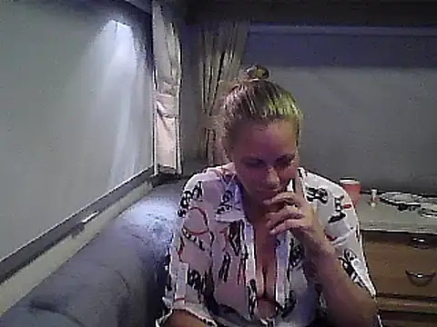 WildScorpio86 online show from 11/26/25, 04:19