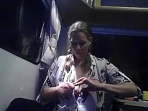 WildScorpio86 online show from 12/22/25, 03:09