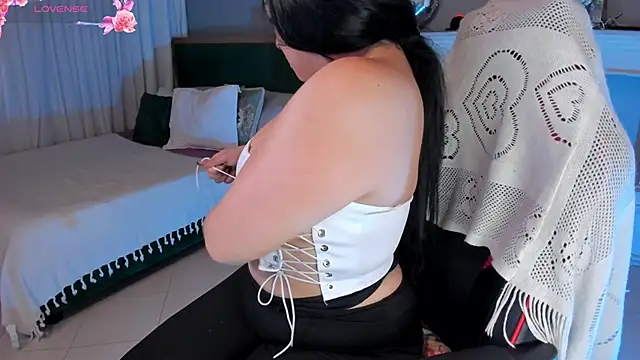 scarlet miller1 online show from 03/04/25, 11:51