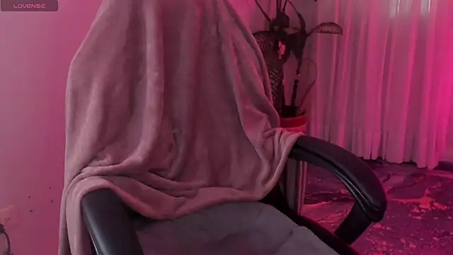 scarlet miller1 online show from 10/01/25, 12:33