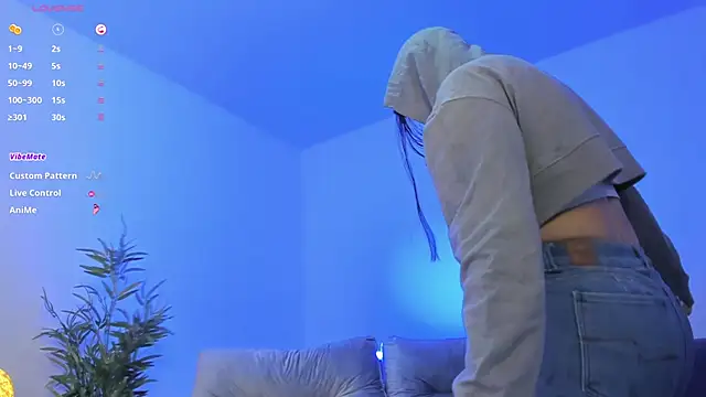 charlottewhitte online show from 02/13/25, 11:17