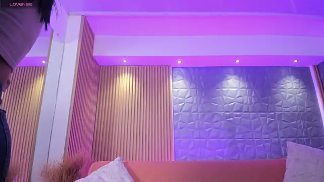 charlottewhitte online show from 03/13/25, 11:41