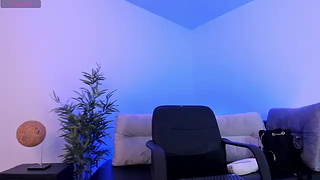 charlottewhitte online show from 03/15/25, 11:19