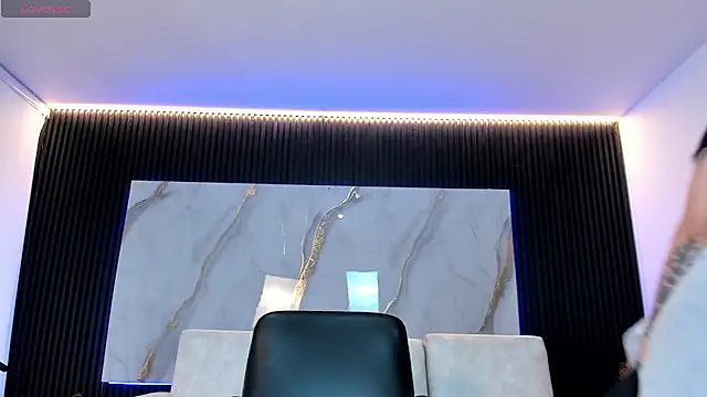 charlottewhitte online show from 10/22/25, 11:43