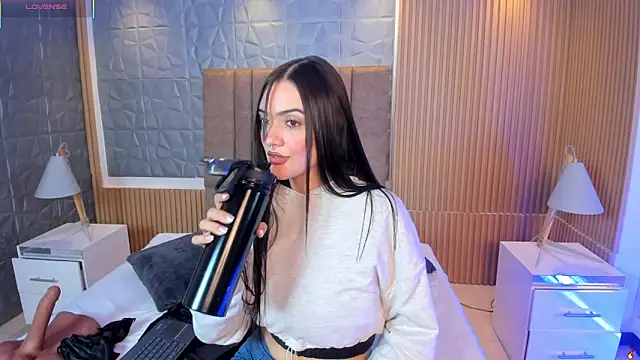 charlottewhitte online show from 01/09/26, 12:08