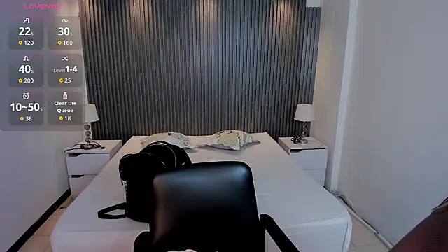 charlottewhitte online show from 03/12/26, 11:38