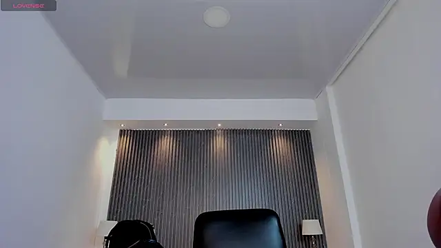 charlottewhitte online show from 03/24/26, 12:32