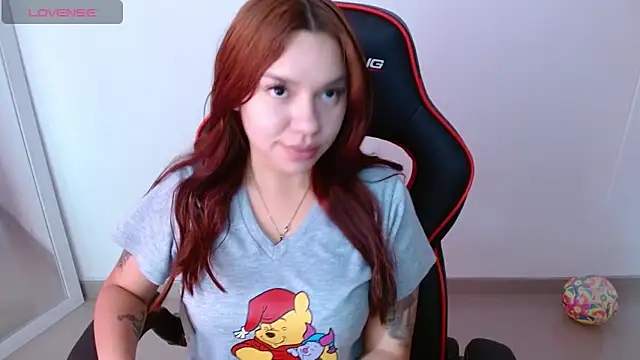 Snapshot of samantha_tattu chatting on 02/04/25, 03:15 samantha tattu online show from 02/04/25, 03:15