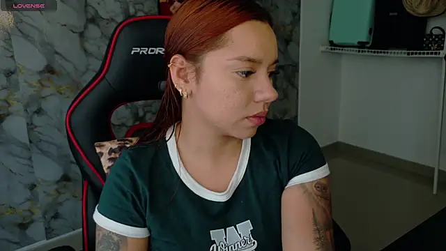 Snapshot of samantha_tattu chatting on 10/08/25, 08:06 samantha tattu online show from 10/08/25, 08:06