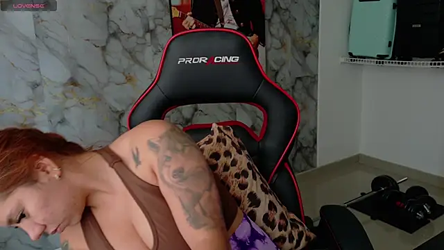 Snapshot of samantha_tattu chatting on 10/16/25, 09:05 samantha tattu online show from 10/16/25, 09:05