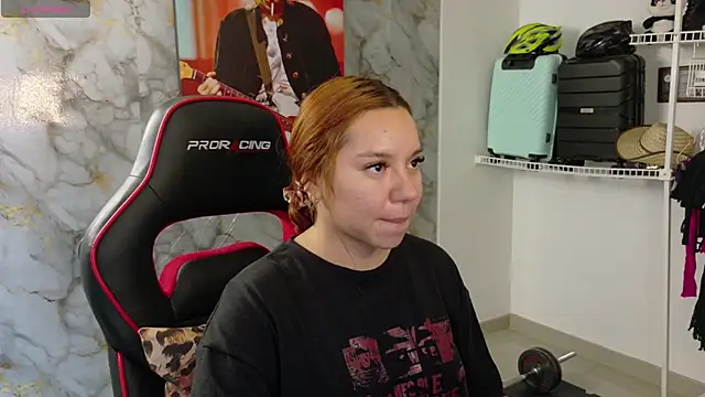 Snapshot of samantha_tattu chatting on 10/17/25, 06:54 samantha tattu online show from 10/17/25, 06:54